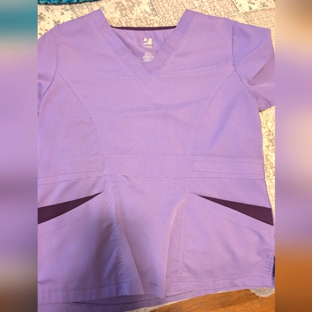 Lavender Scrub Set 🏥 Top and Pants.